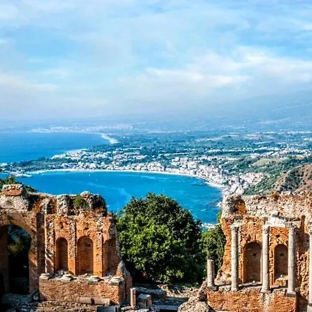 Mungi Bay, Flat With Sea View Roof Terrace * Giardini Naxos