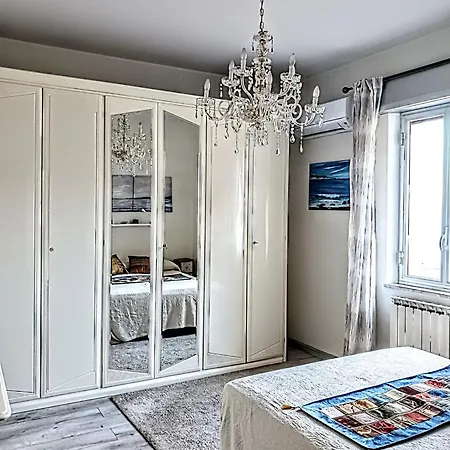 Apartment Mungi Bay, Flat With Sea View Roof Terrace *
