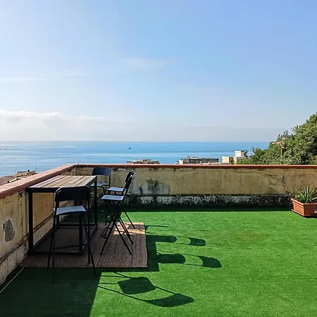 Mungi Bay, Flat With Sea View Roof Terrace Giardini Naxos