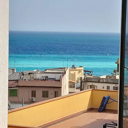 Mungi Bay, Flat With Sea View Roof Terrace Giardini Naxos