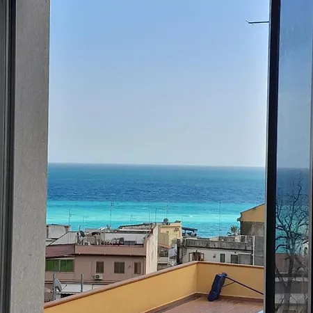 Mungi Bay, Flat With Sea View Roof Terrace *