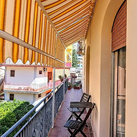 Mungi Bay, Flat With Sea View Roof Terrace * Giardini-Naxos