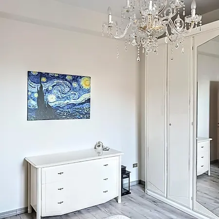 Mungi Bay, Flat With Sea View Roof Terrace 지아르디니낙소스